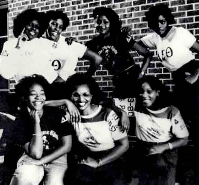 Members of Delta Sigma Theta Sorority, Inc.